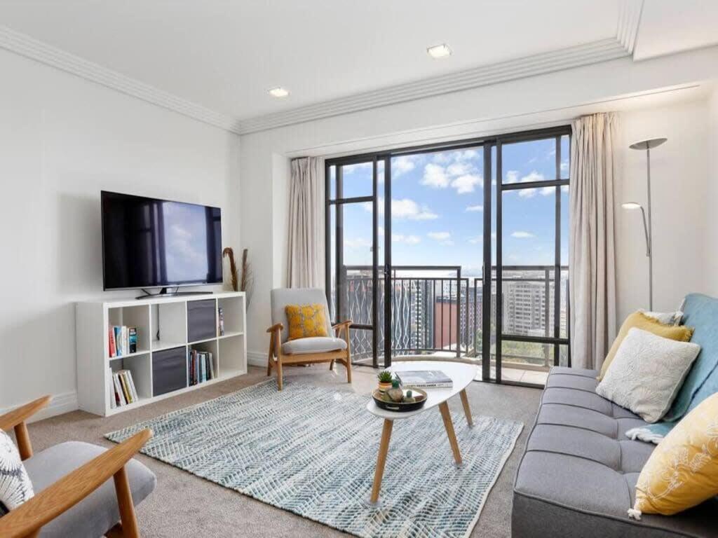 Bright One Bedroom Beauty With Balcony And Unbeatable Views Окленд Экстерьер фото