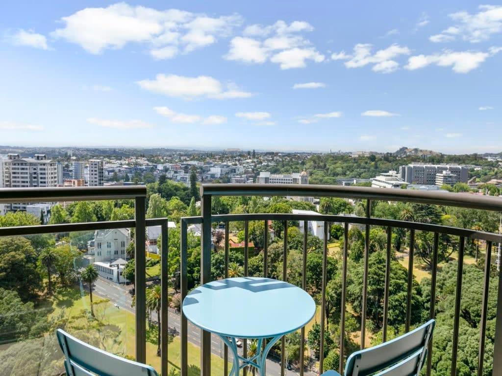 Bright One Bedroom Beauty With Balcony And Unbeatable Views Окленд Экстерьер фото