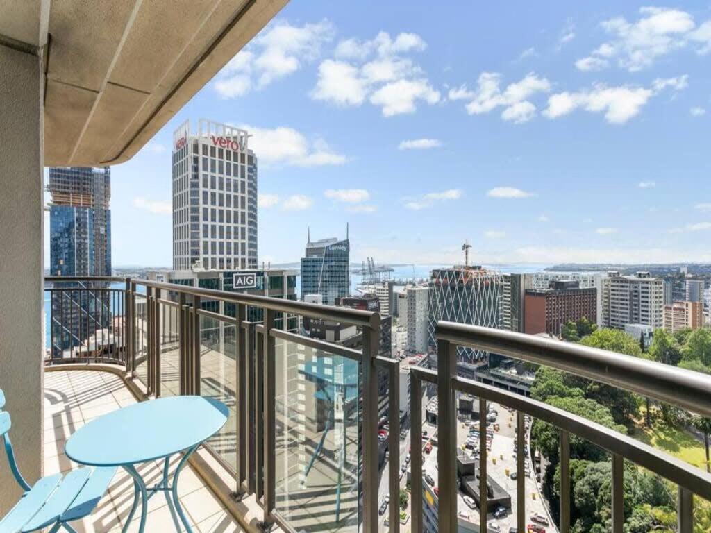 Bright One Bedroom Beauty With Balcony And Unbeatable Views Окленд Экстерьер фото